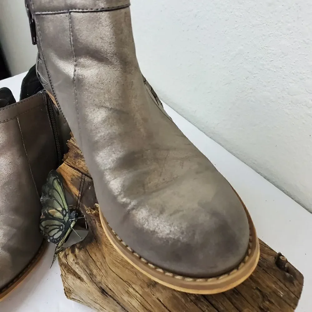 Tucker + tate metallic geometric zip up booties